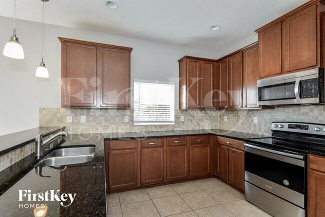 Building Photo - 561 Vista Ridge Dr