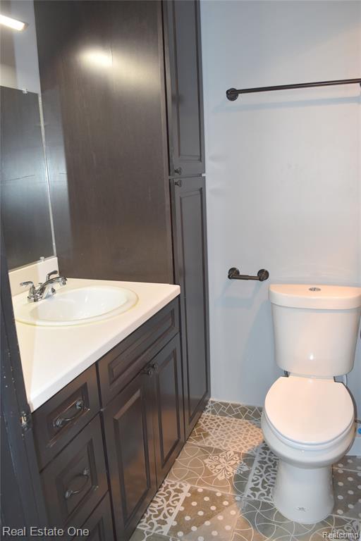 Building Photo - 460 Baldwin Ave