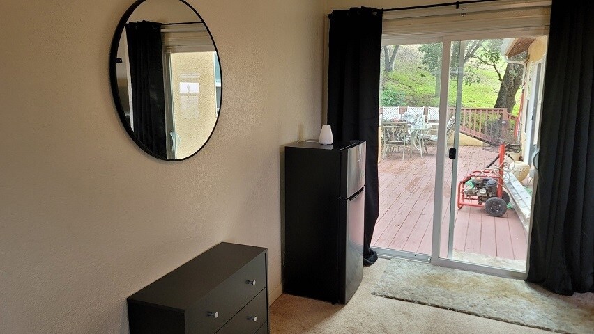 Building Photo - 9028 Burr St