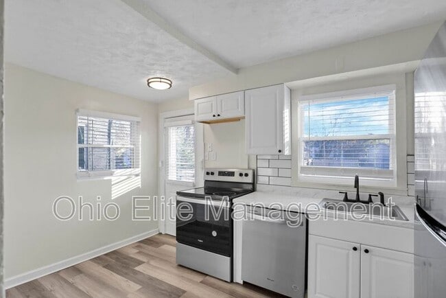 Building Photo - 1398 S Ohio Ave