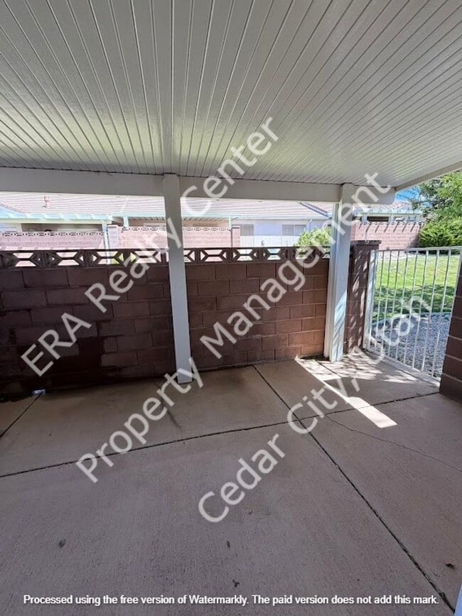 Building Photo - Move-In Discount - 3 Bedroom 2 bath in The Seasons