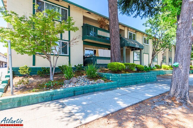 Building Photo - 2025 California St