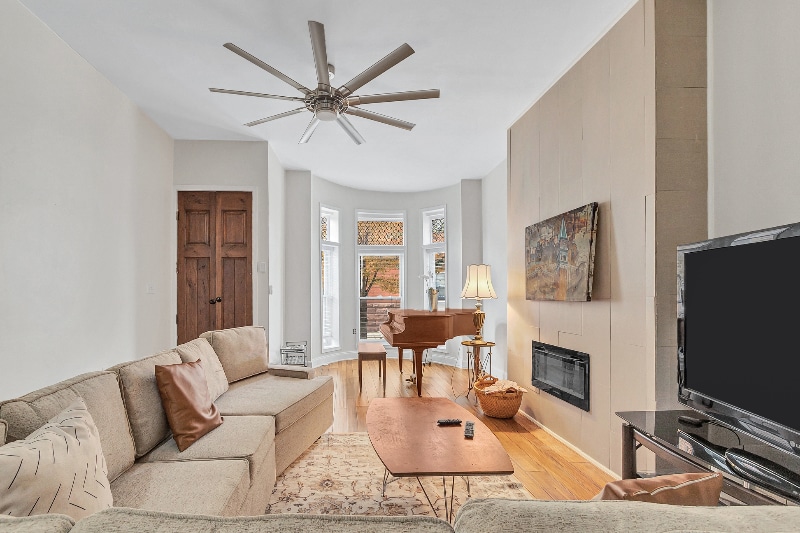 Primary Photo - 2303 N Calvert St