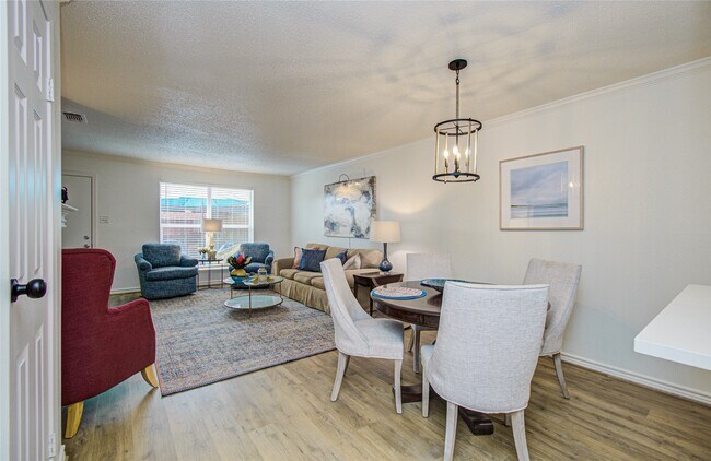 Building Photo - 15309 Kingfield Dr