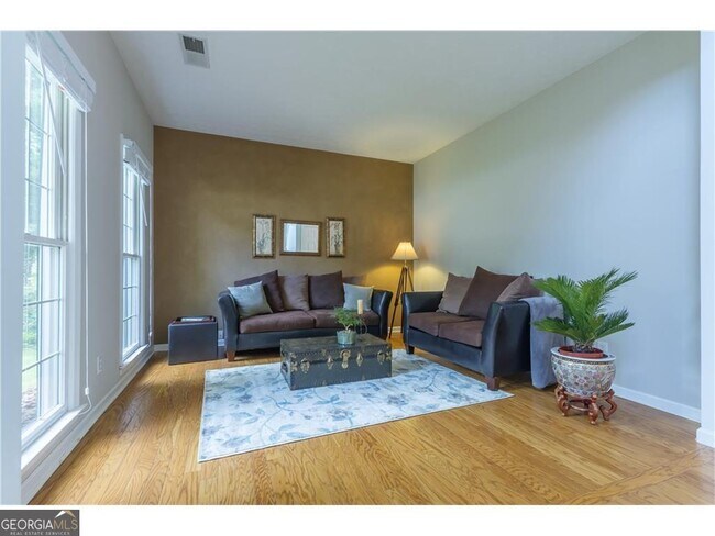 Building Photo - 2807 Forest Wood Dr