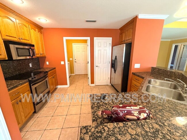 Building Photo - 201 Windsor Garden Dr