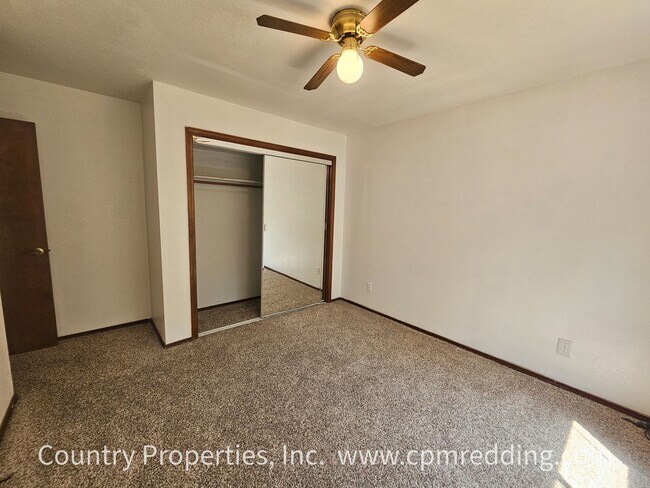 Building Photo - Stunning House with a Pool in West Redding Coming Available in August!