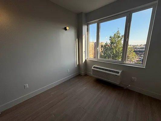 Building Photo - 2 bedroom in Bronx NY 10455