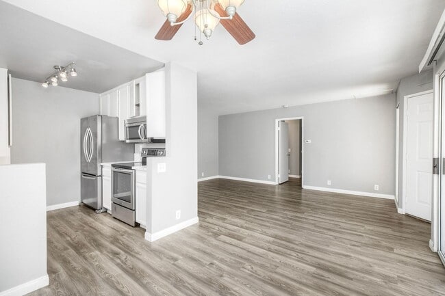 Building Photo - Bright One bedroom, one bath home in Mira Mesa!