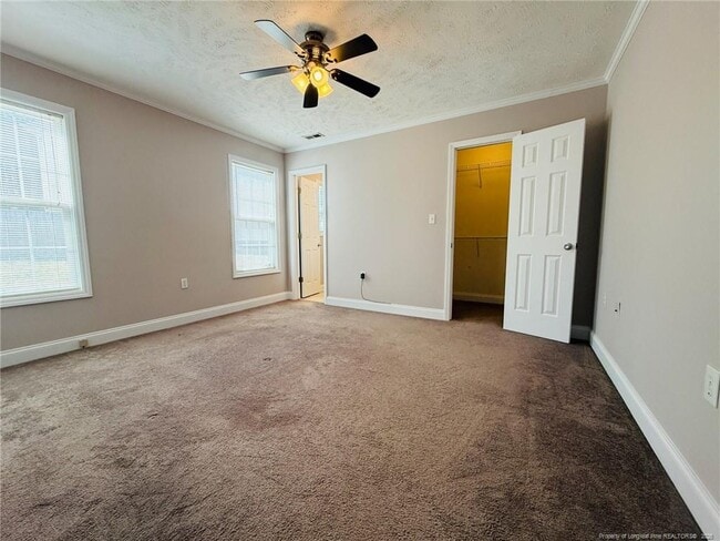 Building Photo - 318 Hawthorn Dr