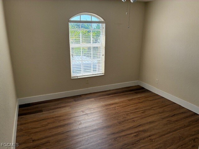 Building Photo - 5410 Chiquita Blvd S