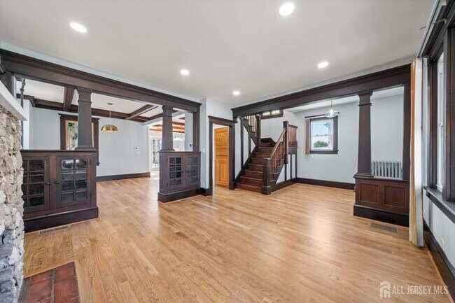Building Photo - 657 Amboy Ave