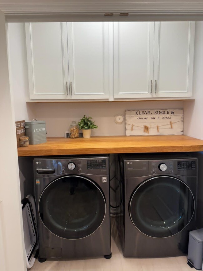 Building Photo - 2877 Bard St