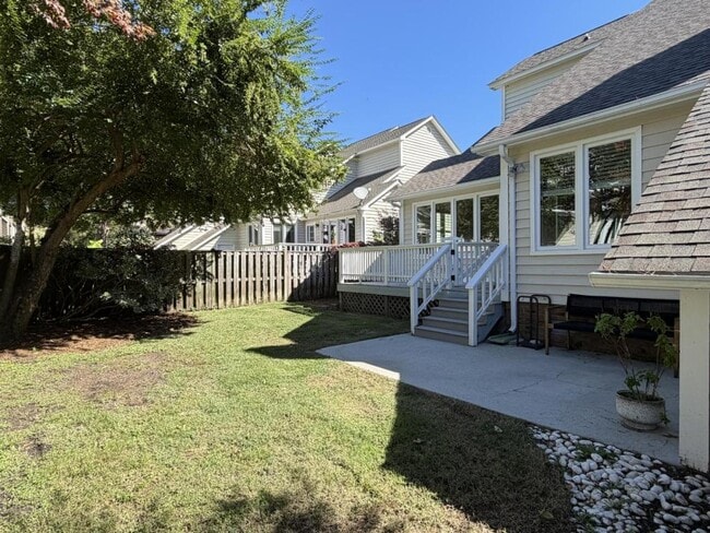 Building Photo - 305 Wimbledon Ct