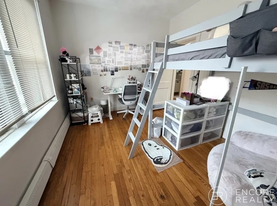 Building Photo - 462 Park Dr