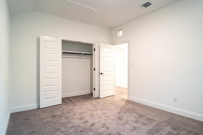 Building Photo - 3501 Jaulan St