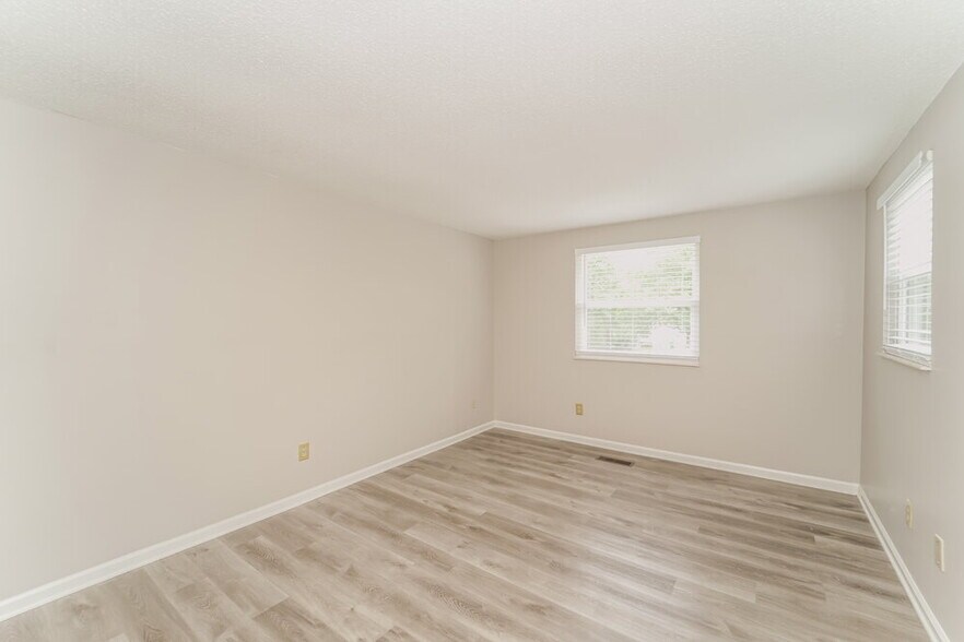 Building Photo - 605 Bundy Cir