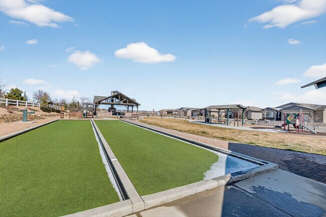 Building Photo - Walden Farms home with a great relaxing backyard!