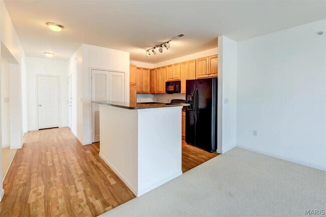 Building Photo - 1270 Strassner Dr