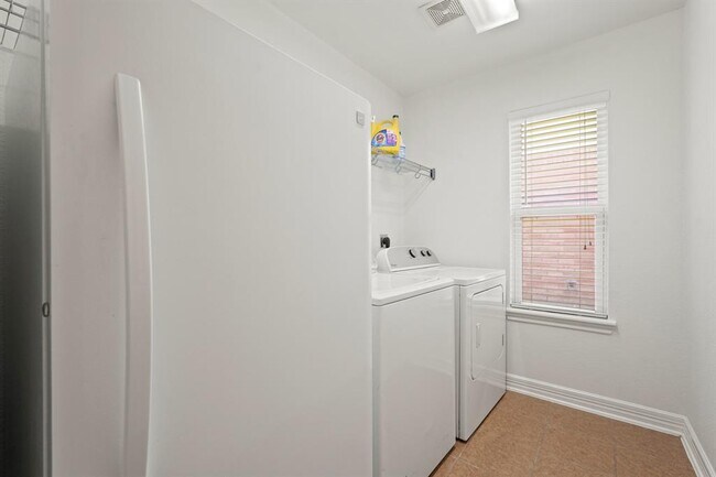 Building Photo - 9003 Creeks Gate Ct