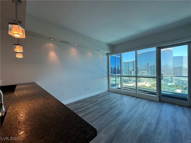 Building Photo - 4575 Dean Martin Dr