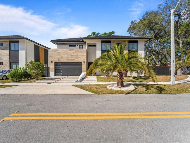 Building Photo - 17902 SW 149th Ct