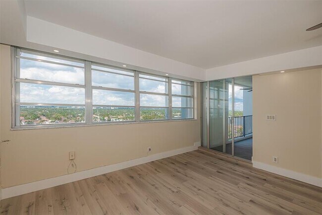 Building Photo - 1400 S Ocean Dr
