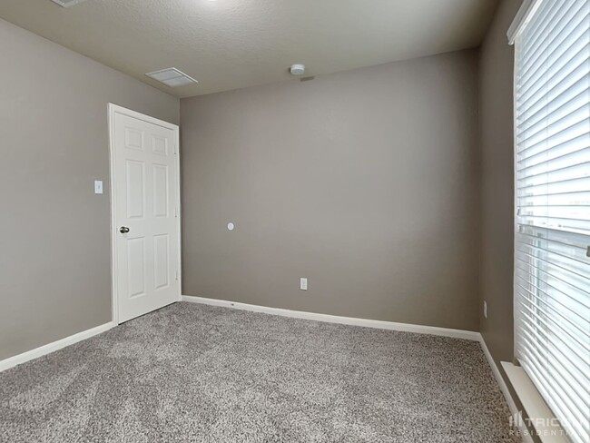 Building Photo - 210 Teron Dr