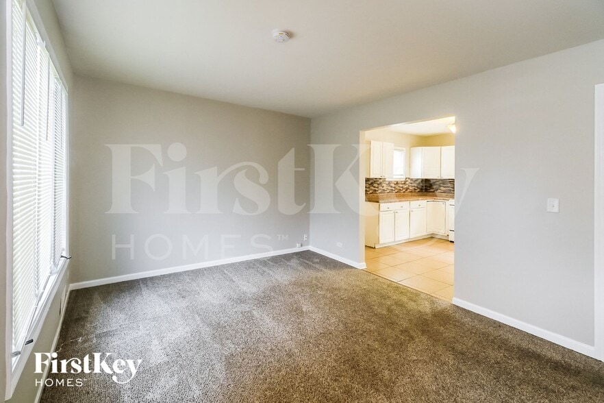 Building Photo - 18722 Hamlin Ave