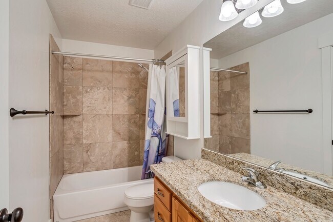 Building Photo - 939 W 175 S
