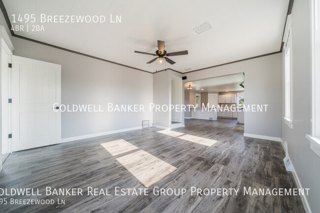 Building Photo - 1495 Breezewood Ln