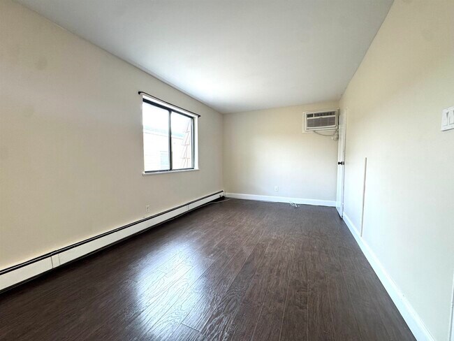 Building Photo - 78 69th St