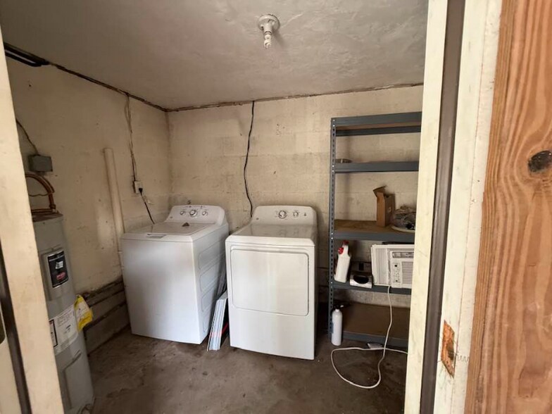 Building Photo - 802 Apache St