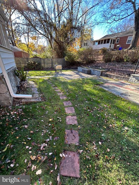 Building Photo - 10804 Drumm Ave