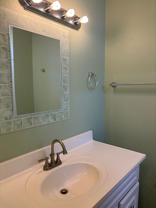 Building Photo - 1069 Ely Blvd S