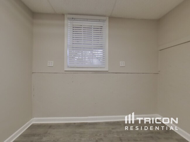 Building Photo - 170 Belle Ln