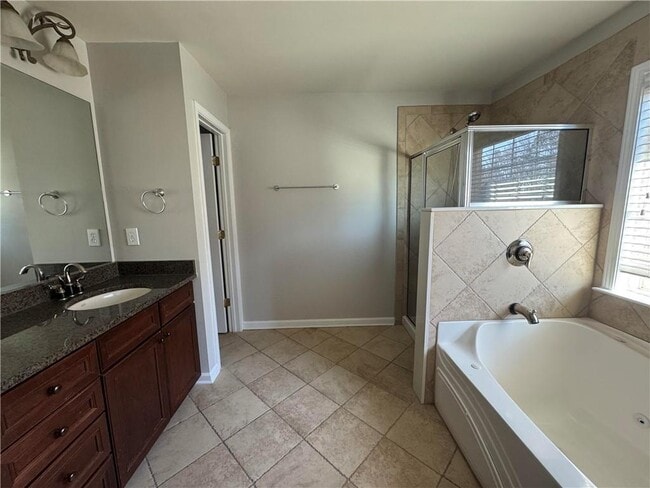 Building Photo - 10905 Brunson Dr