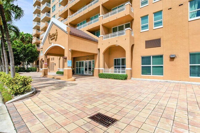 Building Photo - 2665 SW 37th Ave