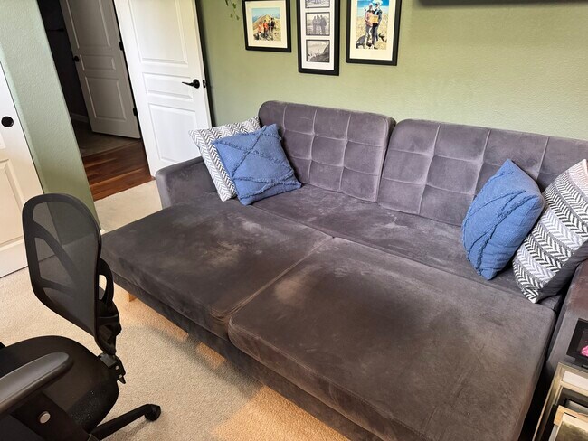 Building Photo - 8035 Lee Dr