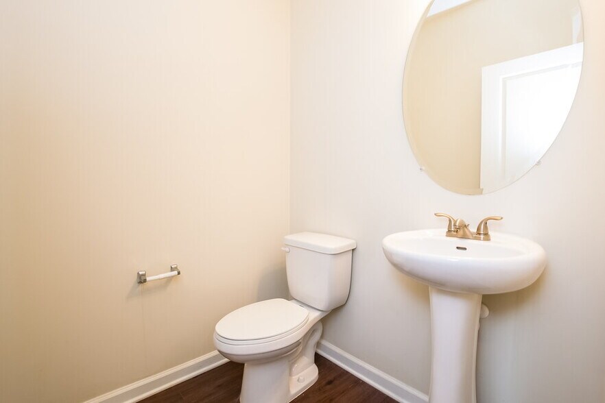 Building Photo - 430 Darbys Run Ct
