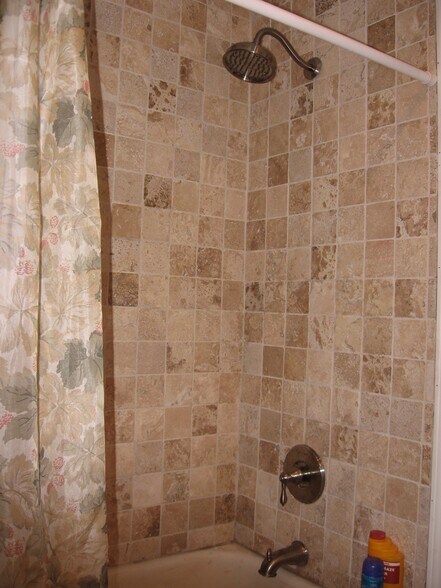 Building Photo - 131 Shelbourne Rd