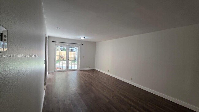 Building Photo - 5958 NW 24th Ct