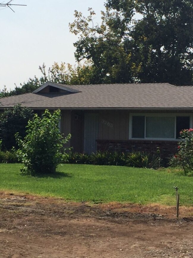 Building Photo - 9785 McAnarlin Ave