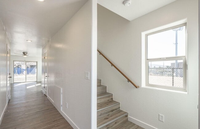 Building Photo - 7565 E Addis Ave