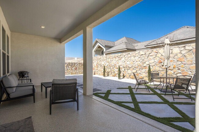 Building Photo - 3865 Jericho St