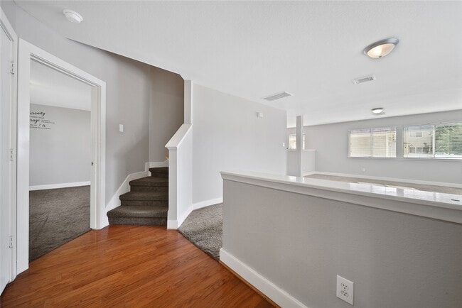 Building Photo - 11940 Chanteloup Dr