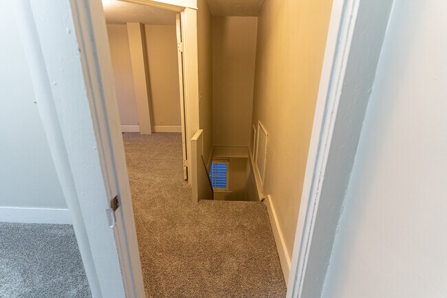 Building Photo - 161 Pope St