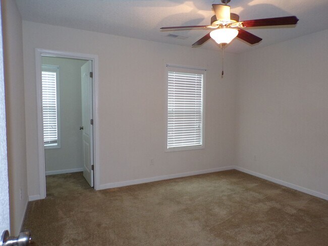 Building Photo - Two Bedroom Townhome located in the Burroughs in Carolina Plantations
