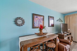 Building Photo - 15817 Front Beach Rd