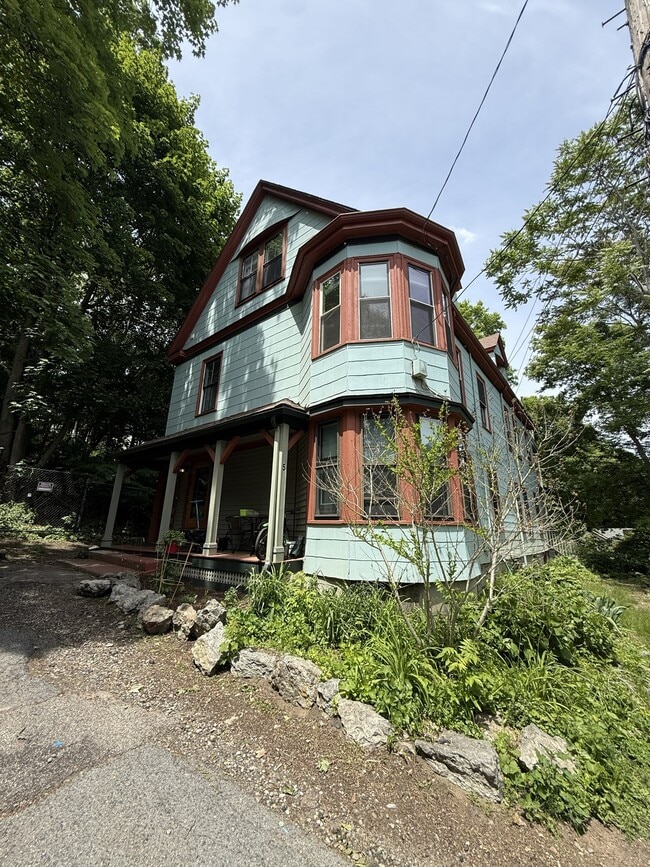 Building Photo - 7 Lamartine Terrace